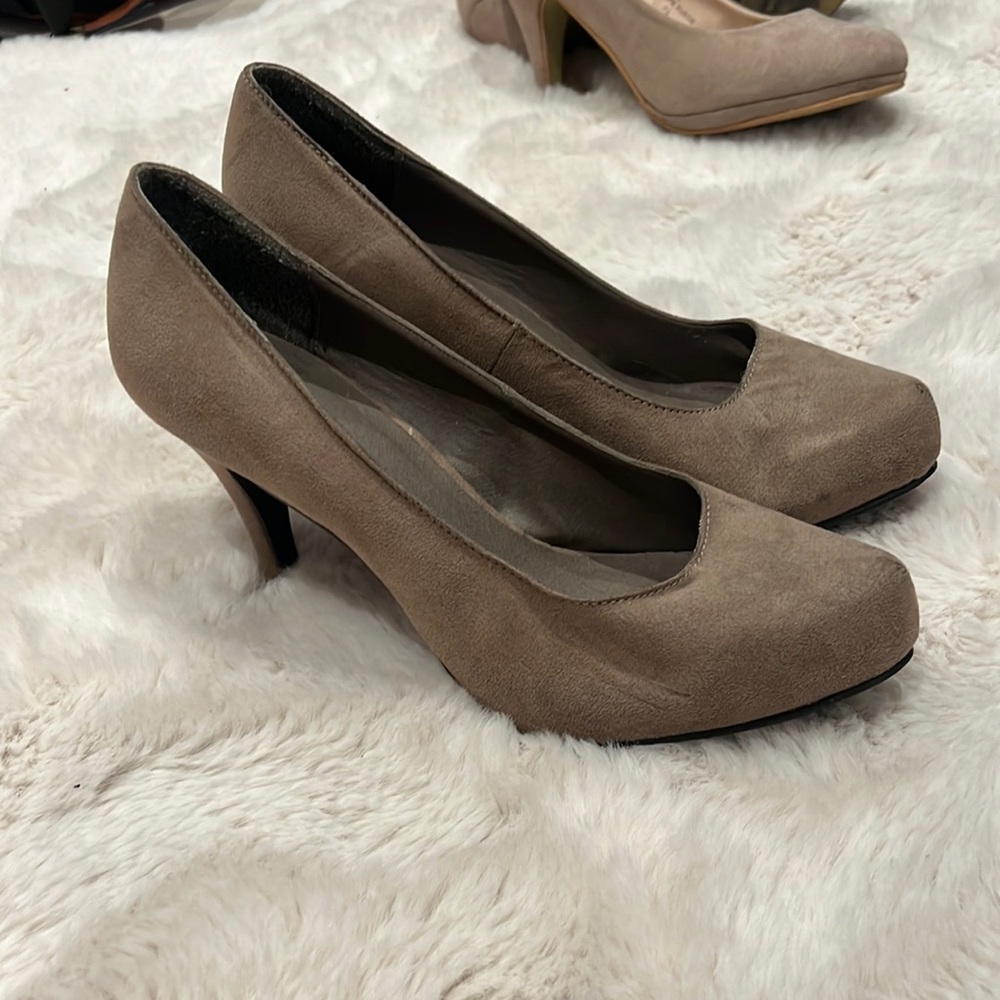 Call it spring beige/light brown heels.